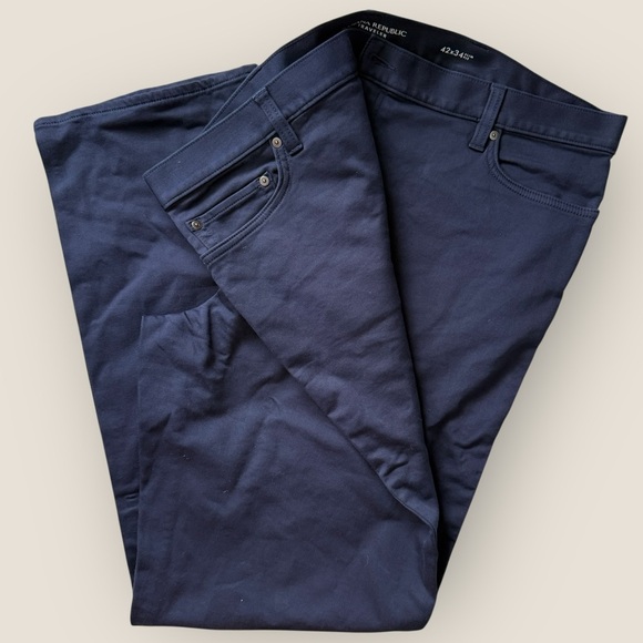 Banana Republic - Men’s Traveler Slim Fit Pants – Size 42x34 – Navy Blue (NWOT) - Picture 5 of 6